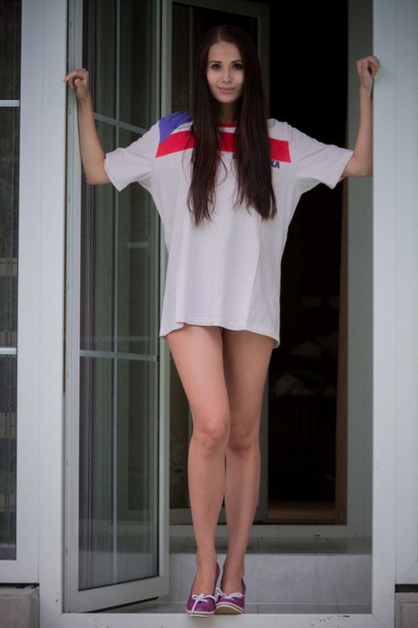 Long haired teen Vanessa Angel strikes great nude poses by a hot tub 35614626