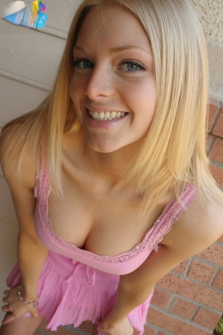 Amateur Teen Blonde Natural Tits - Amateur Natural Big Tit Teens Porn Pics & MILF Sex Photos - IdealMilf.com