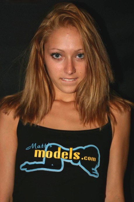 Skinny amateur Adele uncovers her perky boobs during a solo gig 69546842