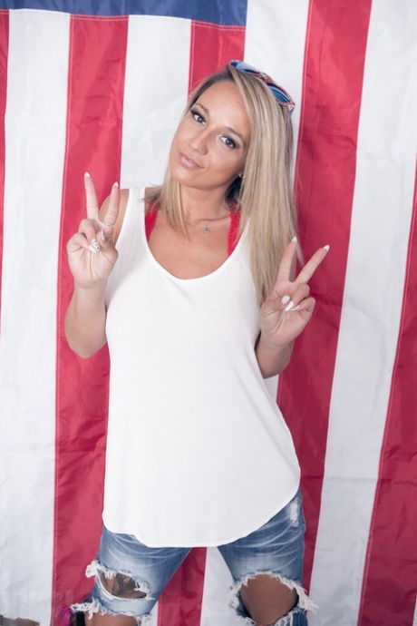 Blonde amateur Nikki Sims strips to ripped jeans during SFW action 93510043