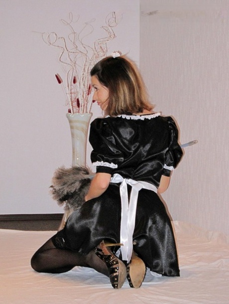 Amateur chick models by herself in cosplay wear before sex with her boyfriend 99133461