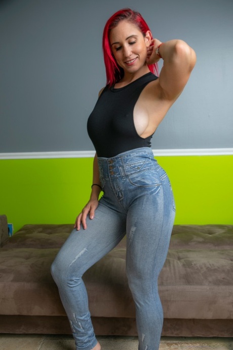 Curvy girl Jennifer Light sports dyed hair while stripping naked by herself 45189885