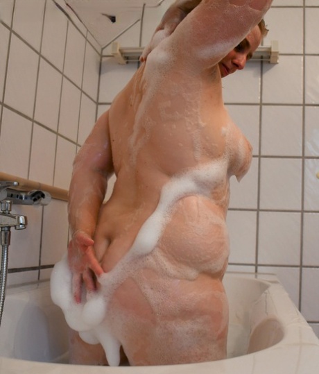 460px x 539px - Chubby Bathroom Porn Pics & MILF Sex Photos - IdealMilf.com
