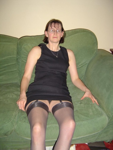 Older amateur Slut Scot Susan wears her glasses during POV sex with a man 21862581