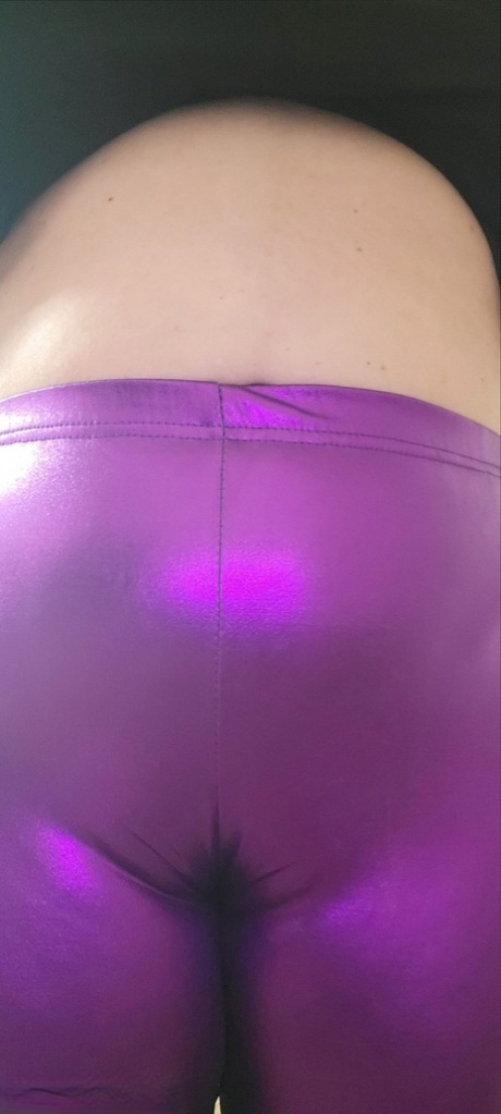 Obese amateur Busty Kris Ann removes tight pants while getting bare naked 56894601
