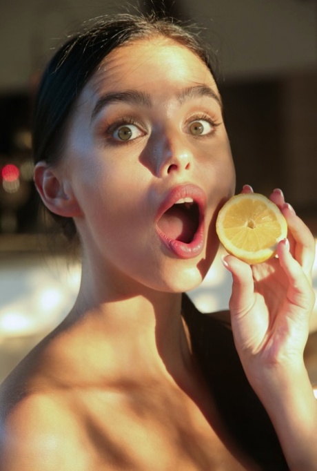 Charming brunette teen Venice Lei makes homemade lemonade in the nude 75784473