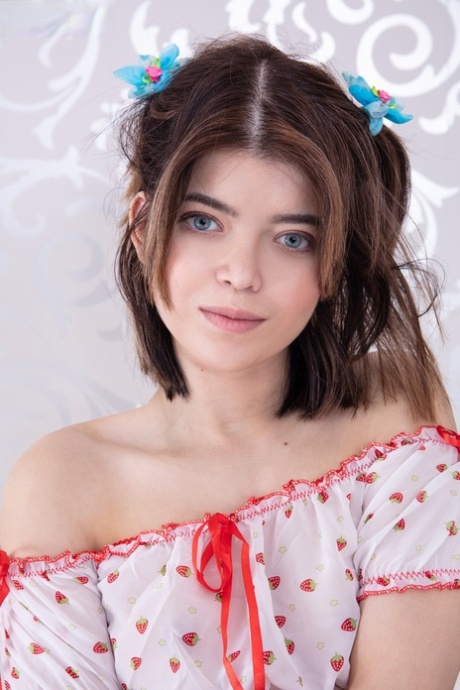 Adorable teen Nensi scribbles in her diary before getting totally naked 76685483