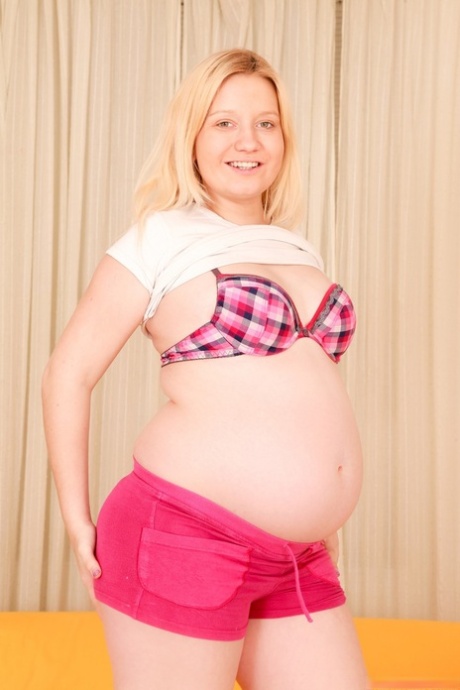 Jessica Lion shows of belly bump and hairy cunt before hardcore sex 97540407
