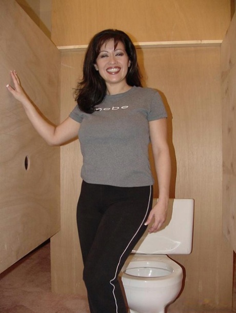 Busty chick Misty cleans up with a towel after a gloryhole blowjob 85279015