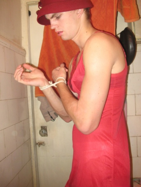 Club Cross Dresser Hot XXX 30915800