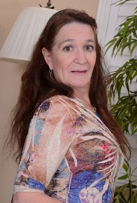 Close-up scene with alluring mature Anna that is undressing hot 56315366