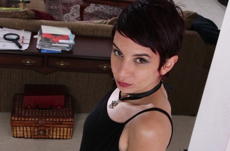 Skinny small chested mom Nikki Lee playing with her hairy bush 71414133