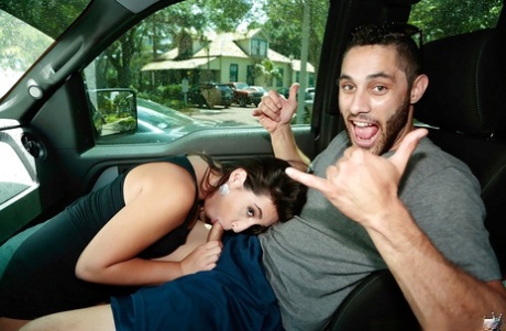 Latina teenager Victoria Roxx gives a blowjob in car in broad daylight 32958874