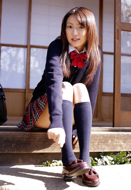 Asian schoolgirl Misa Shinozaki toying her cooter through her panties 96939576
