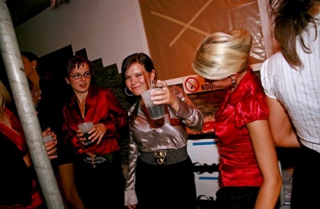 Voluptuous european chicks acting saucy at the drunk party 87287747